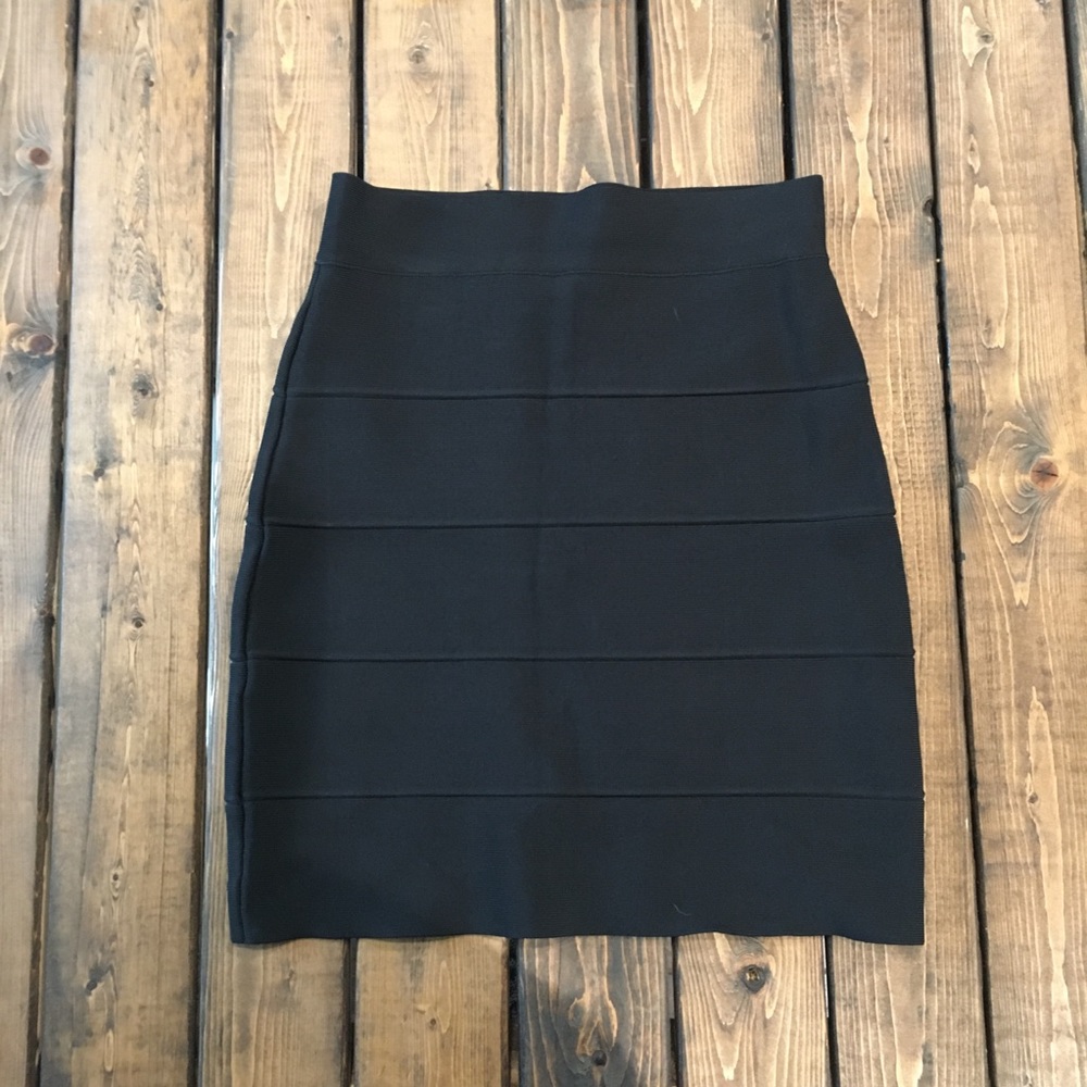 BCBG body con skirt in black